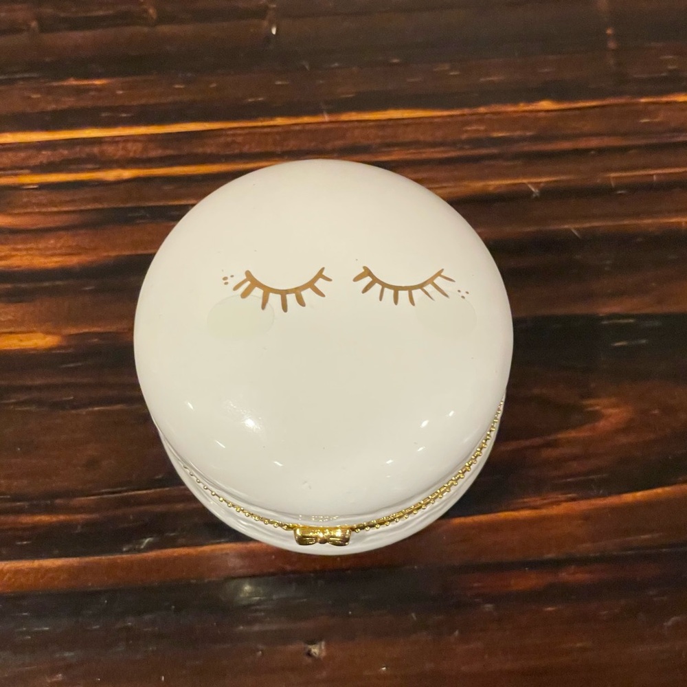 White Round Jewelry Box with Gold Accents